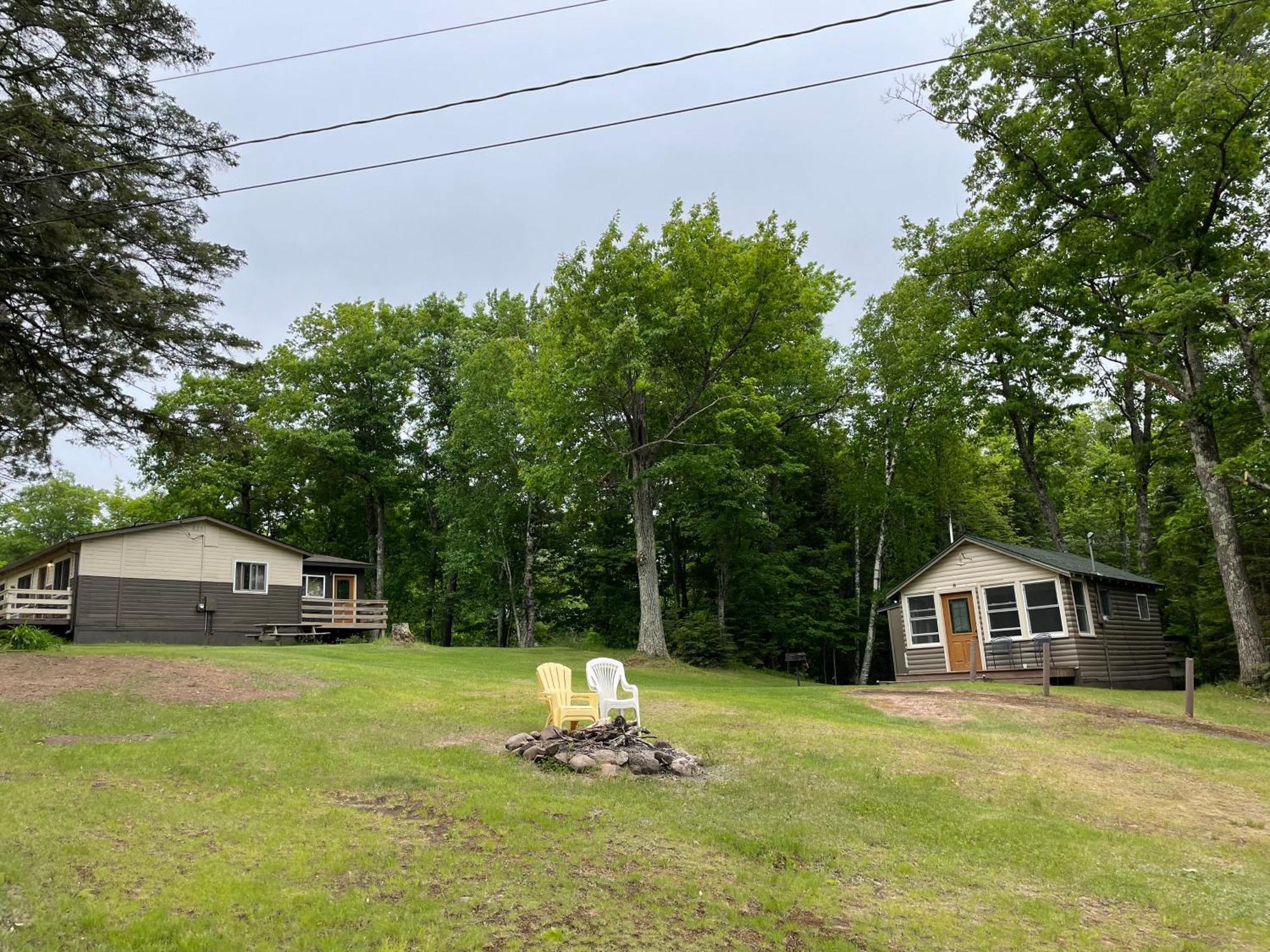 Hanging Horn Lakeside Resort Moose Lake Exterior photo